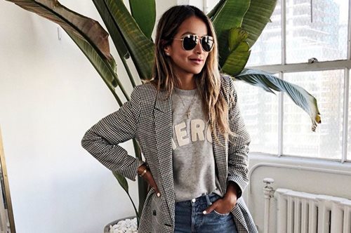 Οι νέες, φθινοπωρινές τάσεις που πρέπει να αποφύγουν οι μικρόσωμες γυναίκες. Ποιες τους ταιριάζουν