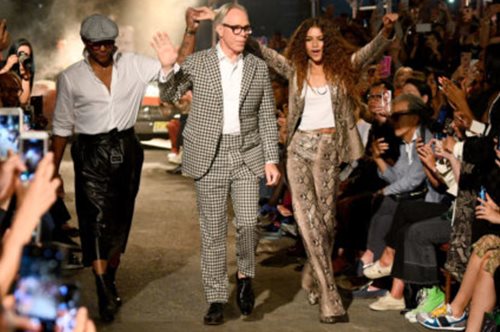Η νέα συλλογή TommyXZendaya γιορτάζει τα εμβλήματα του παρελθόντος με ένα σύγχρονο twist