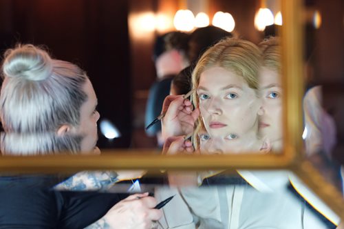 Με επίκεντρο τα μάτια: Το υπερ-προϊόν που θα αλλάξει την όψη μας μέσα σε λίγες κινήσεις