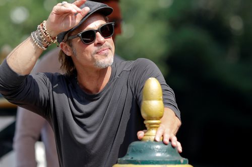 Ειλικρινής και γενναίος. Ο Μπραντ Πιτ εξομολογείται για πρώτη φορά πώς απεξαρτήθηκε από το αλκοόλ