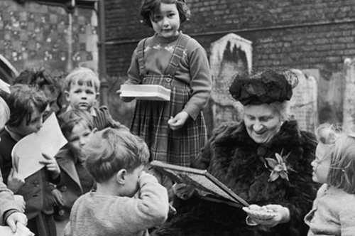 Μαρία Μοντεσσόρι: «Ο ρόλος του σοφού και στοργικού γονέα είναι να σταθεί παράμερα»