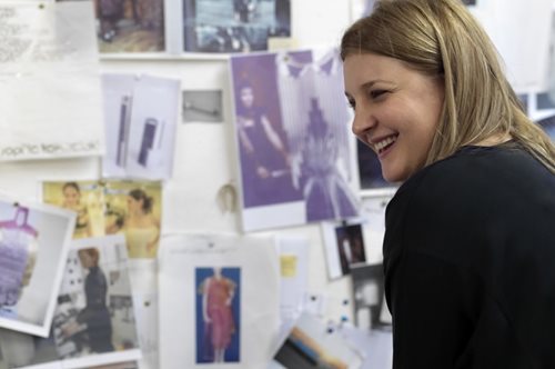 Η καταξιωμένη Ελληνίδα σχεδιάστρια Σοφία Κοκοσαλάκη στη Βρετανική Vogue 