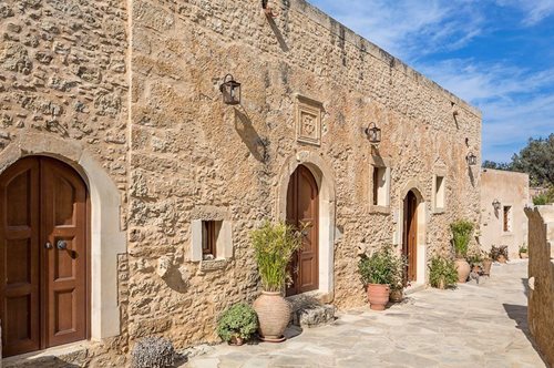 Ένα ερημωμένο χωριό του 1600, στην Κρήτη, μετατρέπεται ολόκληρο σε λουξ ξενοδοχείο 