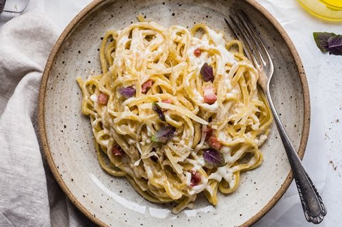 Ιταλία: Πανικό προκάλεσε ιστορικός της γαστρονομίας που ισχυρίζεται πως η καρμπονάρα είναι κάτι διαφορετικό