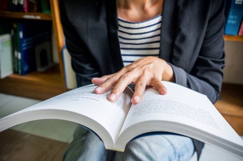 Μια ιστοσελίδα δείχνει πώς είναι να διαβάζεις όταν έχεις δυσλεξία