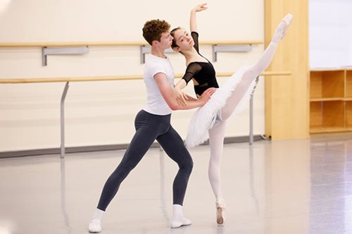 Για πρώτη φορά: Περισσότερα αγόρια παρά κορίτσια σπουδάζουν στην Εθνική Σχολή Μπαλέτου του Καναδά