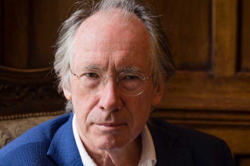 Ο σημαντικός, Βρετανός συγγραφέας Ian McEwan θα δώσει διάλεξη στο Αμερικανικό Κολλέγιο της Αθήνας 