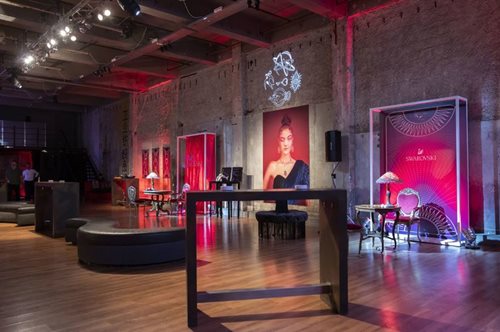 Μυστηριακή διάθεση από τη Swarovski στην παρουσίαση της νέας συλλογής