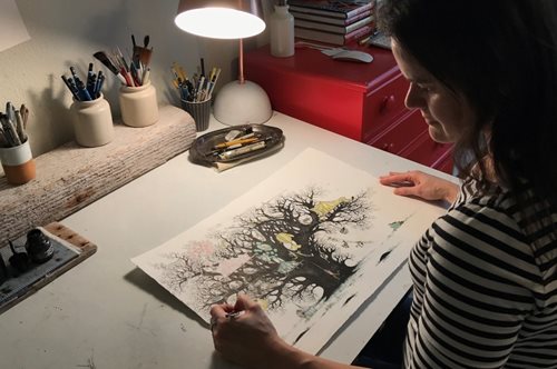 «Η δημιουργικότητα είναι γεμάτη ατέλειες»: Νέο παιδικό βιβλίο μάς εμπνέει να αγαπήσουμε τα λάθη μας