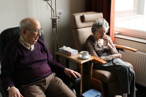 Μαθητές και μαθήτριες λυκείου της Θεσσαλονίκης θα «υιοθετήσουν» παππούδες και γιαγιάδες