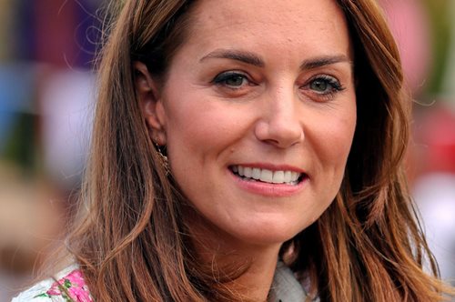 Με σκουλαρίκια αξίας 6 ευρώ. Η Κέιτ Μίντλετον εμφανίστηκε με το πιο οικονομικό item που έχει φορέσει