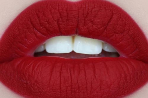 Πως να κάνεις το κραγιόν σου να φαίνεται ματ