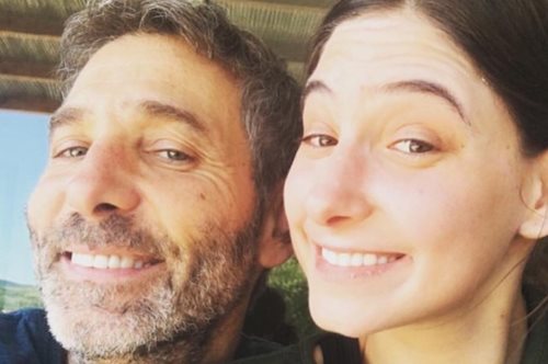 H τρυφερή φωτογραφία του Θοδωρή Αθερίδη αγκαλιά με τον εγγονό του