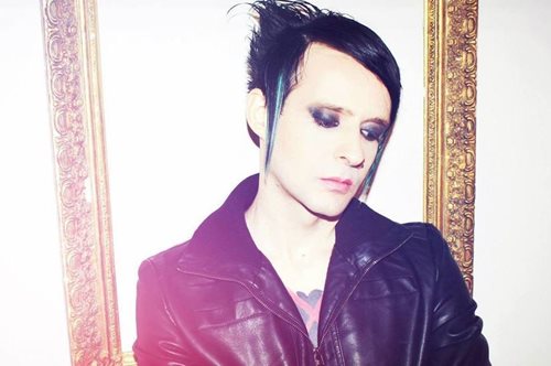 «Νιώθω περισσότερο ανακούφιση παρά λύπη»: Ο Γιώργος Φακίνος ανακοίνωσε ότι θα κλείσει το Second Skin