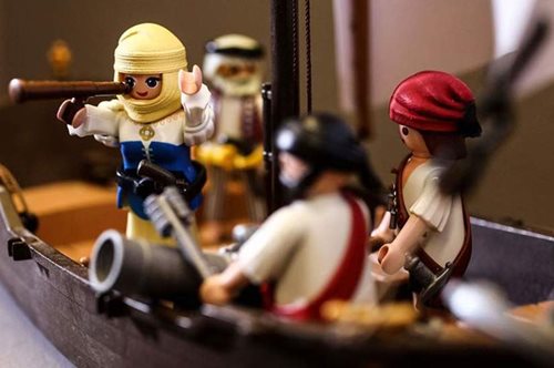 Η επανάσταση του ’21 σε Playmobil: Η πιο παιχνιδιάρικη έκθεση διδάσκει στα παιδιά ελληνική ιστορία
