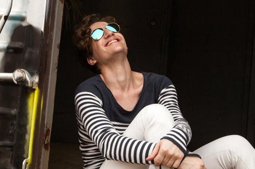 O Έλληνας αρωματοποιός Γιώργος Παπαχατζής άνοιξε το εργαστήριο του στην κάμερα της Deutsche Welle