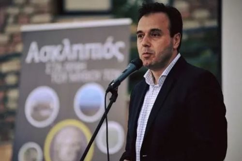 Ο δήμαρχος Τρικκαίων ζήτησε συγγνώμη από δημότες και τους χάρισε το νερό 4 μηνών