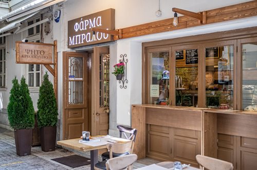 Στον πεζόδρομο της Μηλιώνη για σουβλάκι: Μήπως ο πιο hot δρόμος των 90s έχει πάρει ξανά τα πάνω του;