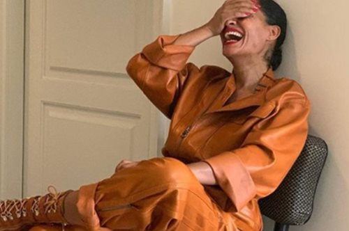 Έχουν κολλήσει: 4 είδη παπουτσιών που οι γυναίκες μετά τα 40 φορούν για να περάσουν στο φθινόπωρο 