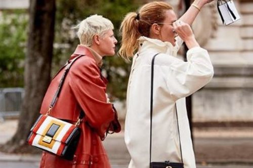 Μπότες και παντελόνι. Και έτσι ξαφνικά αυτός ο παλιακός συνδυασμός έγινε διάσημος ξανά