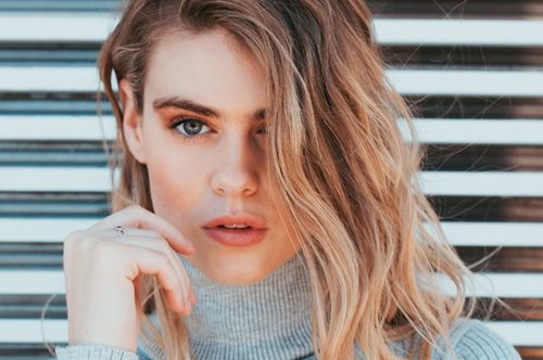 Ελληνίδα make up artist σου δείχνει πώς θα σχηματίσεις τα φρύδια σου σωστά+το τρικ με την ενυδατική 