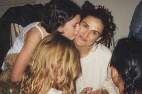 «Είναι σα να ερχόταν το τέρας». Η κόρη της Ντέμι Μουρ, Ταλούλα, μιλά για τον εθισμό της μητέρας της