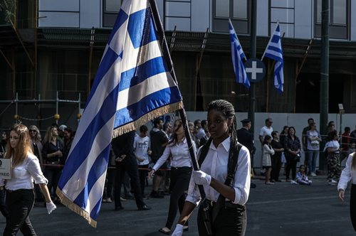 «Νιώθω Ελληνίδα»: Η συγκινητική ιστορία της 17χρονης από τη Νιγηρία. Τρεις φορές σημαιοφόρος