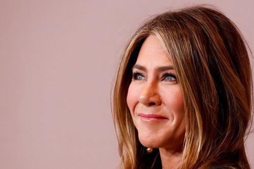 Η τοξική μητέρα, ο απών πατέρας: Η αληθινή, επώδυνη ιστορία της Τζένιφερ Άνιστον