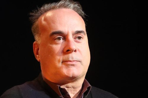 Φώτης Σεργουλόπουλος: «Η ζωή μου άλλαξε όταν ο φαντάρος που με χλεύαζε ήρθε και με φίλησε»