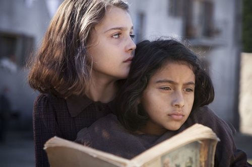 H ζωή των ενηλίκων. Φρενίτιδα στην Ιταλία για την κυκλοφορία του νέου βιβλίου της Έλενα Φεράντε