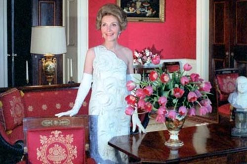 Nancy Reagan: Η πιο καλοντυμένη πρώτη κυρία φορούσε πάντα James Galanos 