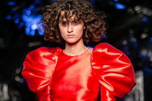 Τα νέα φορέματα των Mi-Ro για τον χειμώνα του 2020 θα γίνουν το νέο σου «κόλλημα»