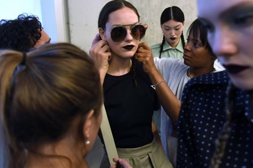 Οι χρυσοί κανόνες που πρέπει να γνωρίζεις για να αγοράσεις το ιδανικό τζιν και να το «λιώσεις» 