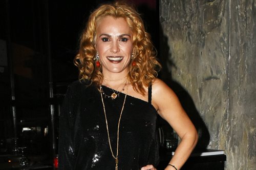 Η Τζένη Μπότση με την κόρη της αμέσως μετά τη γέννα 