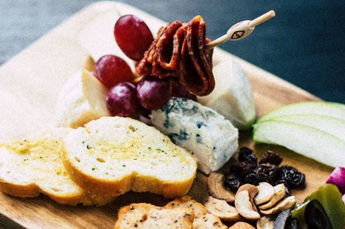 Κι όμως γίνεται: 6 είδη τυριών που μπορώ να φάω στη δίαιτα 