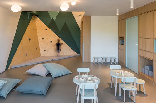 Αυτός ο ελληνικός παιδότοπος στη Γλυφάδα βραβεύτηκε διεθνώς. Ένας από τους ομορφότερους στην Ευρώπη