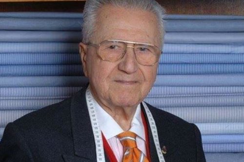 Έφυγε από τη ζωή ο Έλληνας ράπτης που έντυσε Μπους, Κλίντον και Καραμανλή