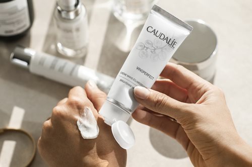 Η σούπερ κρέμα για χέρια λεία, ενυδατωμένα, χωρίς κηλίδες -Ποιο είναι το μαγικό συστατικό 