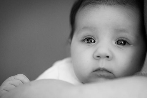 Ένας παιδίατρος μάς λέει όσα πρέπει να ξέρουμε για τη διφθερίτιδα: Συμπτώματα, επιπλοκές, πρόληψη