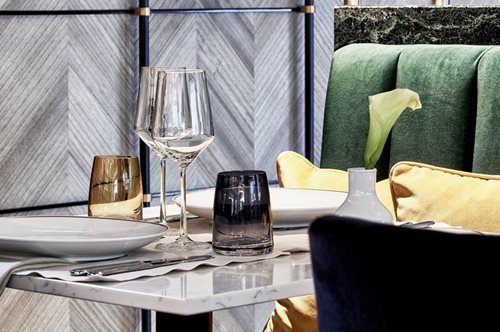 Εδώ θα δοκιμάσεις την πιο πρωτότυπη εκδοχή της σαλάτας Ceasar’s, «Ο Καίσαρας συναντά τον Πλάτωνα»