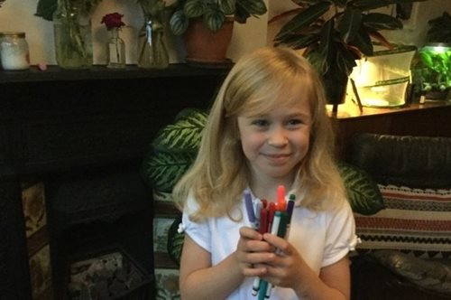 7χρονη κάνει online εκστρατεία για να γίνουν ανακυκλώσιμοι οι μαρκαδόροι. Μάζεψε 70.000 υπογραφές