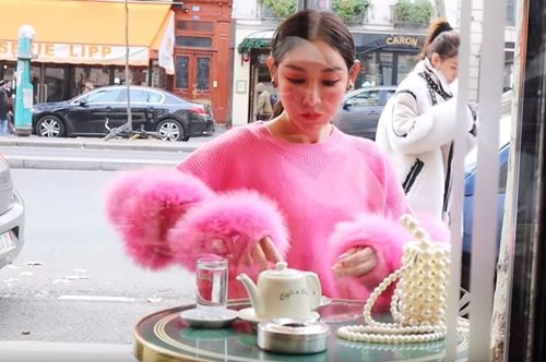 Σας έχουμε ζαλίσει με τα παριζιάνικα ντυσίματα αλλά μόνο εδώ θα δεις την έμπνευση της μόδας 