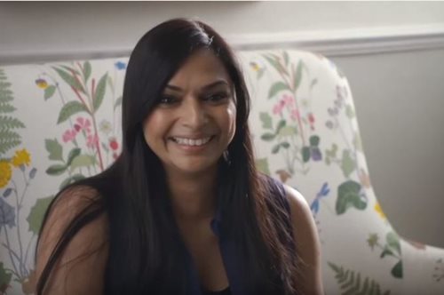 Η Dove σε μαθαίνει να αγαπάς την ηλικία σου. Για καλό σκοπό