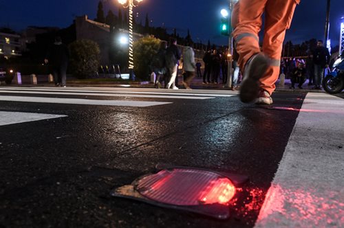 H πρώτη «έξυπνη» διάβαση εγκαινιάστηκε στο Καλλιμάρμαρο. Ασφαλής για όσους έχουν προβλήματα όρασης