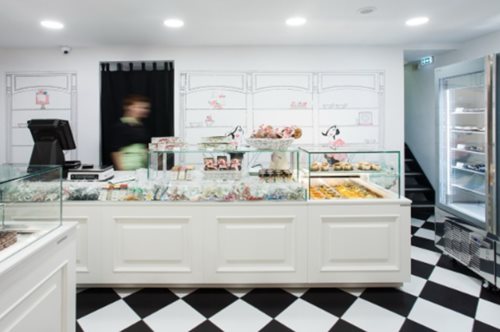 Το ζαχαροπλαστείο της Αθήνας που φτιάχνει μελομακάρονα και κουραμπιέδες χωρίς ίχνος ζάχαρης