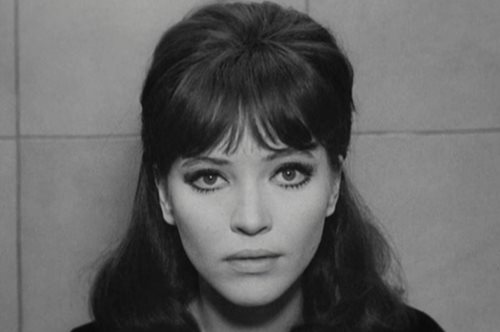 Άννα Καρίνα: Η μούσα του Γκοντάρ που ενέπνευσε το απόλυτο μακιγιάζ των 60s δεν είναι πια εδώ