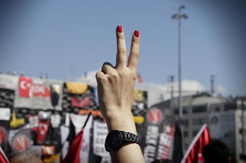 Τα «χίλια πρόσωπα» της γυναίκας μέσα από 24 φωτογραφίες του SOOC