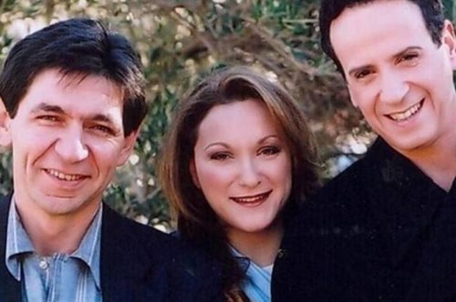 Το πρώτο επίσημο τρέιλερ του νέου Καφέ της Χαράς κουβαλάει τον διασκεδαστικό αέρα του πρώτου κύκλου