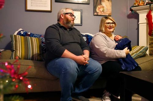 Η απίστευτη ιστορία της Λόρεν Τσακ. Ανακάλυψε ότι ήταν έγκυος μόλις 9 μέρες πριν γεννήσει 