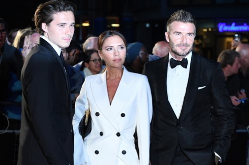 «Δεν το έχω φορέσει ποτέ στη ζωή μου». Η Βικτόρια Μπέκαμ εξηγεί ποιο είναι το χειρότερο σουτιέν 